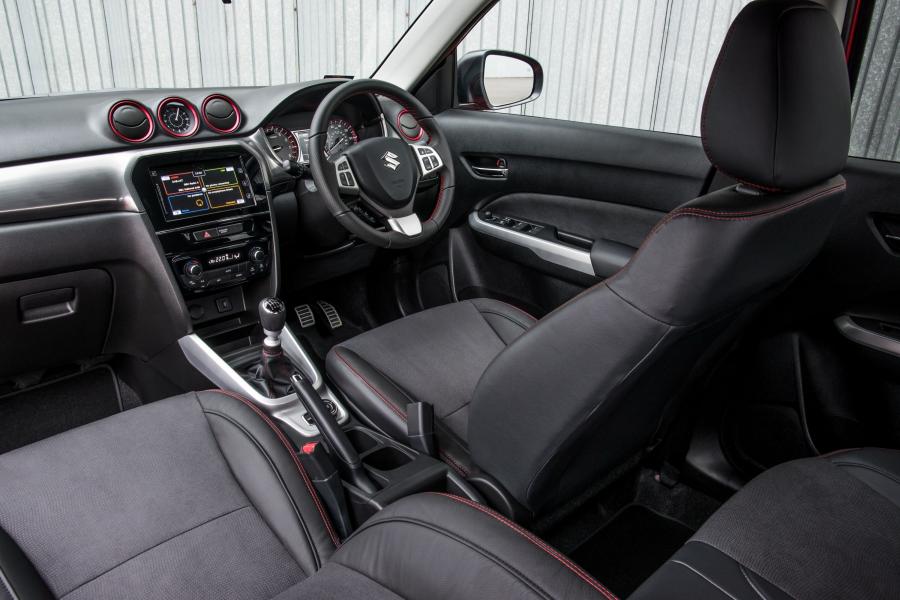 Интерьер Suzuki Vitara S 2015 года  (UK) (фото 8 из 42)